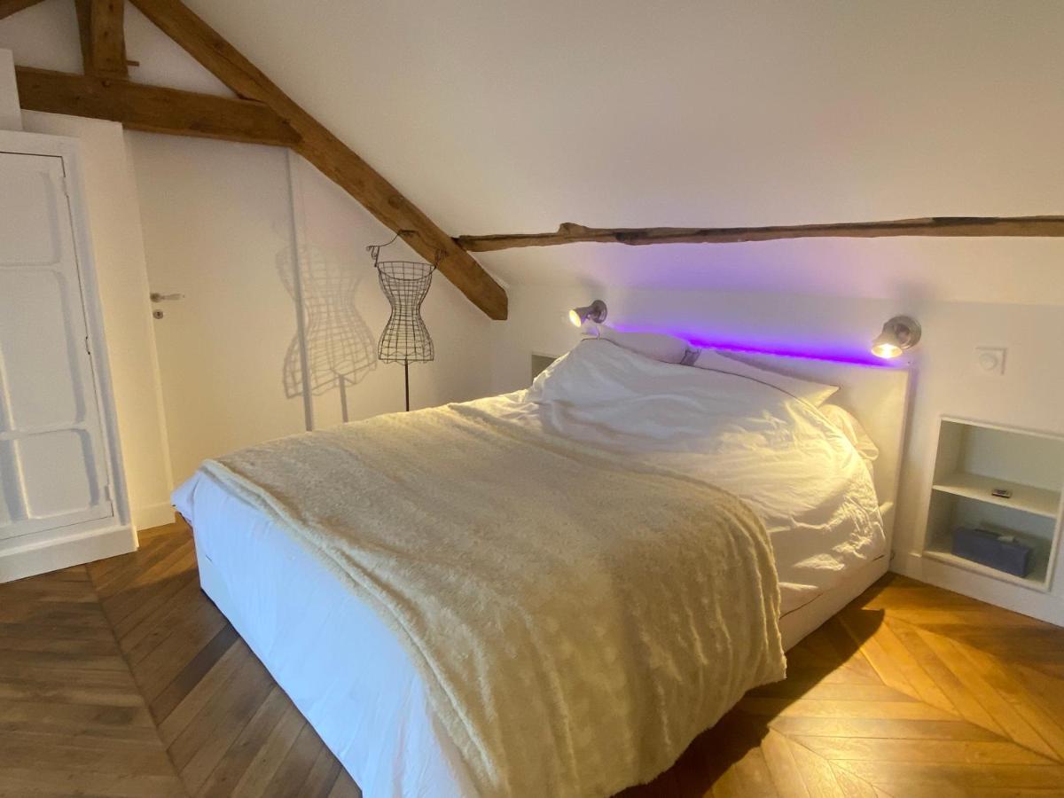 Loft Dans Le Clocher Face Au Chateau Bonnelles Экстерьер фото