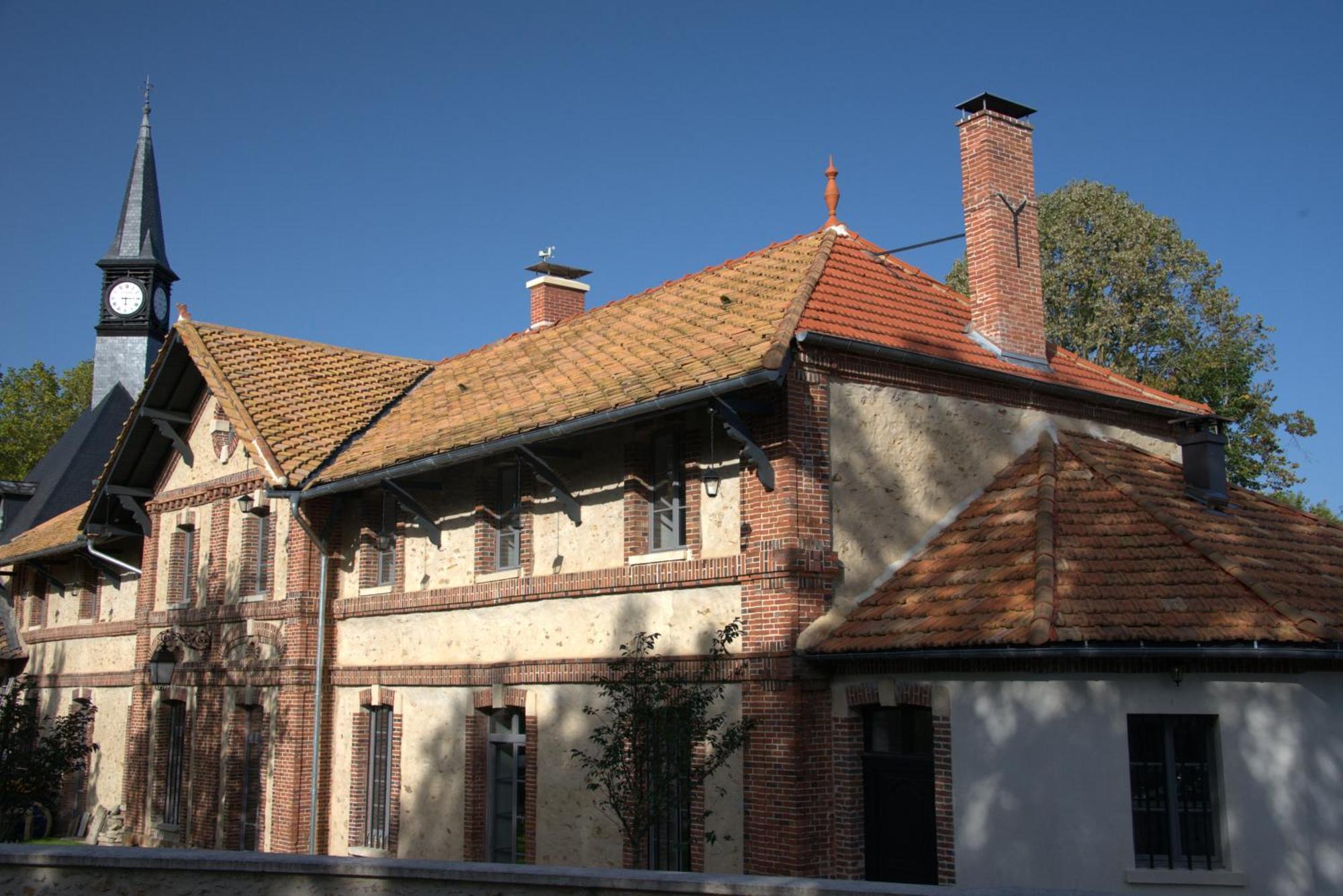 Loft Dans Le Clocher Face Au Chateau Bonnelles Экстерьер фото