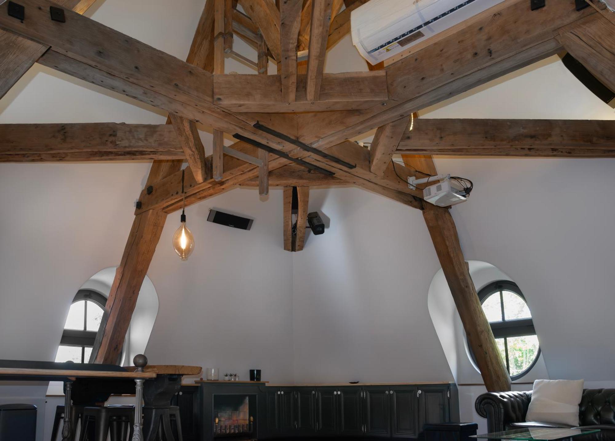 Loft Dans Le Clocher Face Au Chateau Bonnelles Экстерьер фото