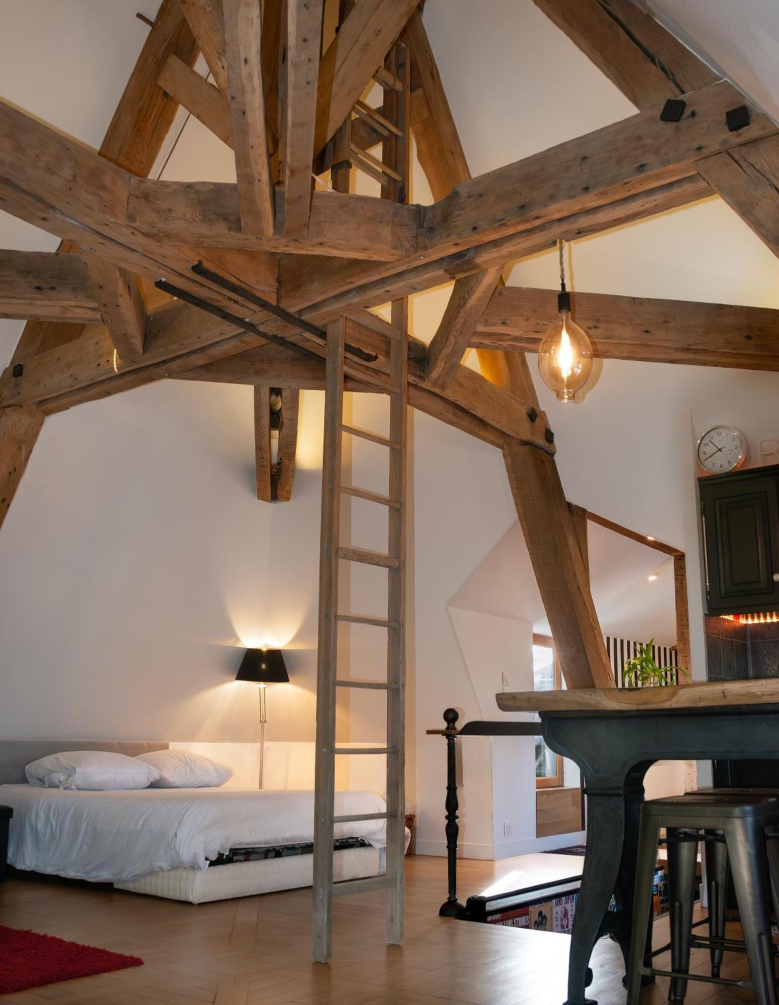 Loft Dans Le Clocher Face Au Chateau Bonnelles Экстерьер фото